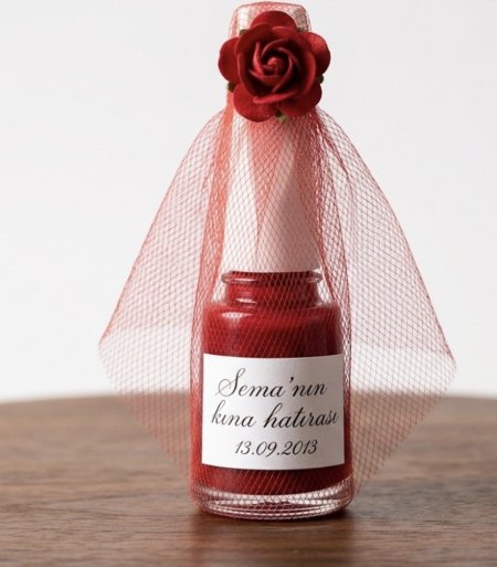 عطر مع تل وببيون