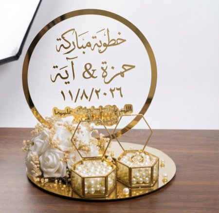 ستاندات اكريلك ذبل مع علب سداسية ذهبيه